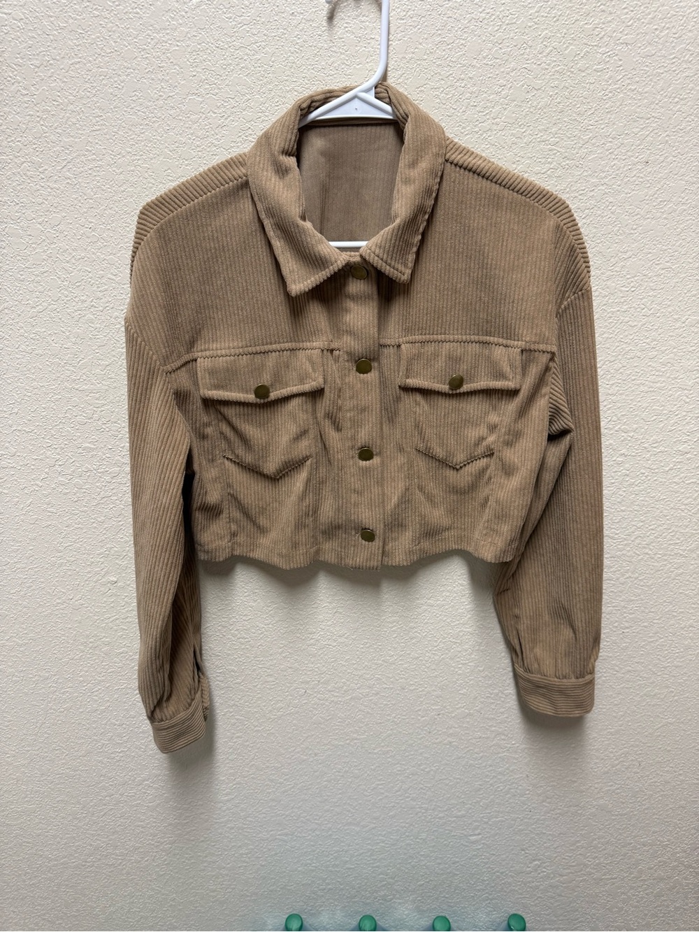 Womens Medium size 6 Beige Corduroy Cropped Jacket Utility Shacket Button Front